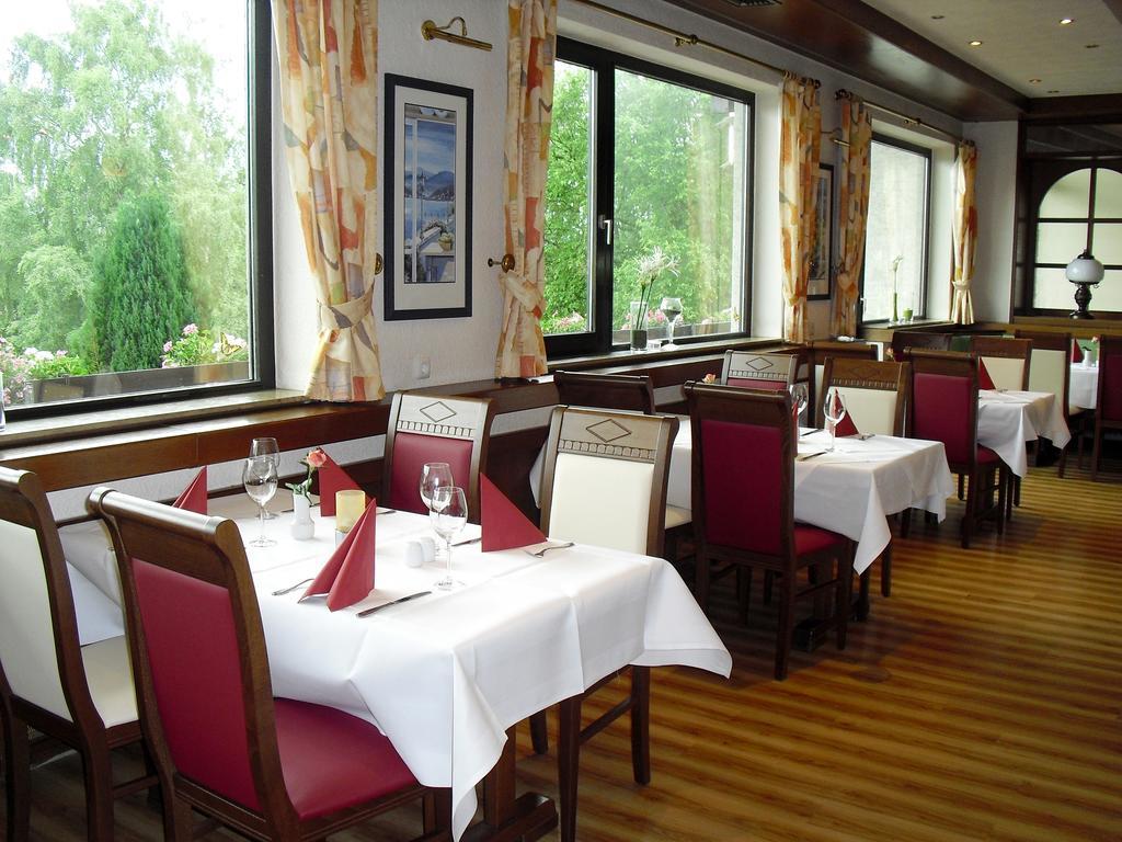 Wohlfühlhotel DER JÄGERHOF Willebadessen Exterior foto